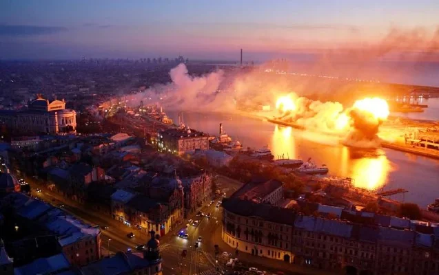 Вибухи та пожежа в порту Одещини під час російської атаки