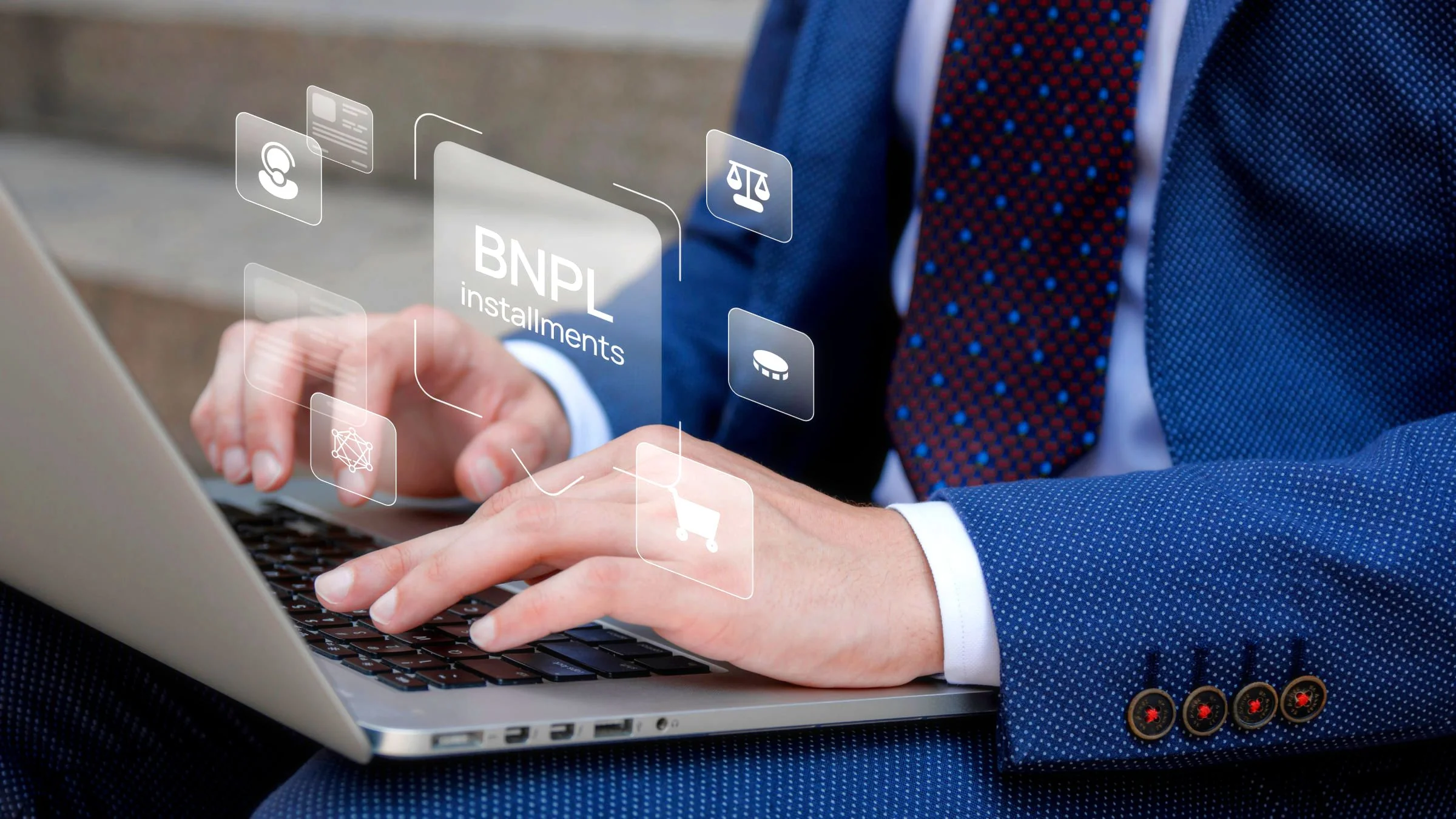 Бізнесмен користується B2B BNPL для оформлення замовлень онлайн
