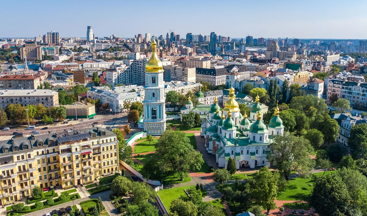 Часовий пояс України: київський час та його особливості у 2026 році