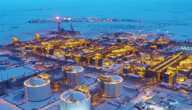 Завод Ямал СПГ с резервуарами для рекордного экспорта газа в Европу