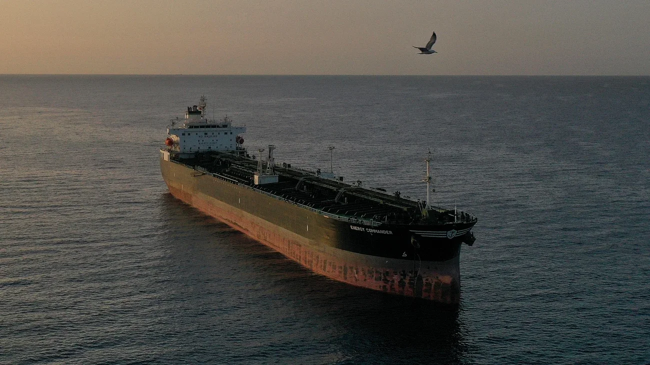 Нефтяной танкер Maersk Champion в море из-за кризиса импорта в Китай