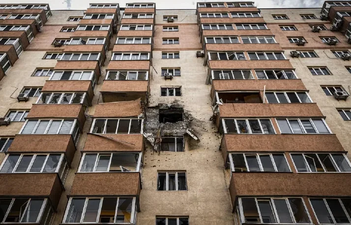 Зруйнований багатоквартирний будинок, власники якого звільнені від плати за газ