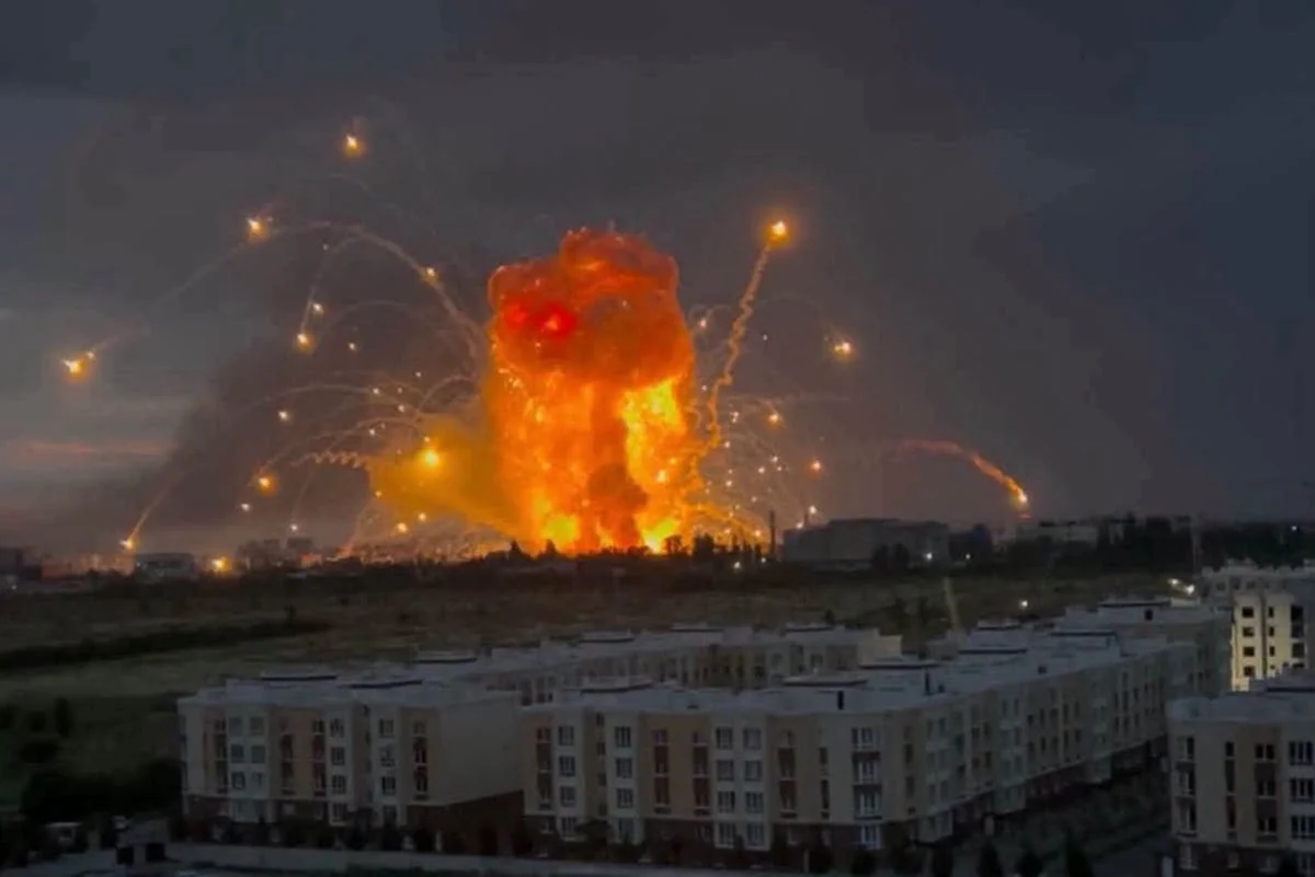 Вибух складу боєприпасів у Вишневому після російської атаки вночі
