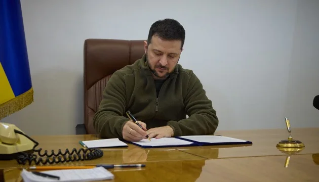 Зеленский подписывает указ СНБО о санкциях против криптоактивов РФ